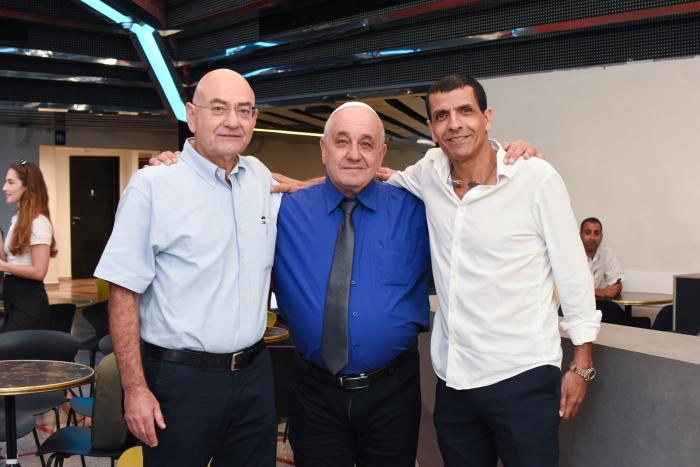 הגדל תמונה